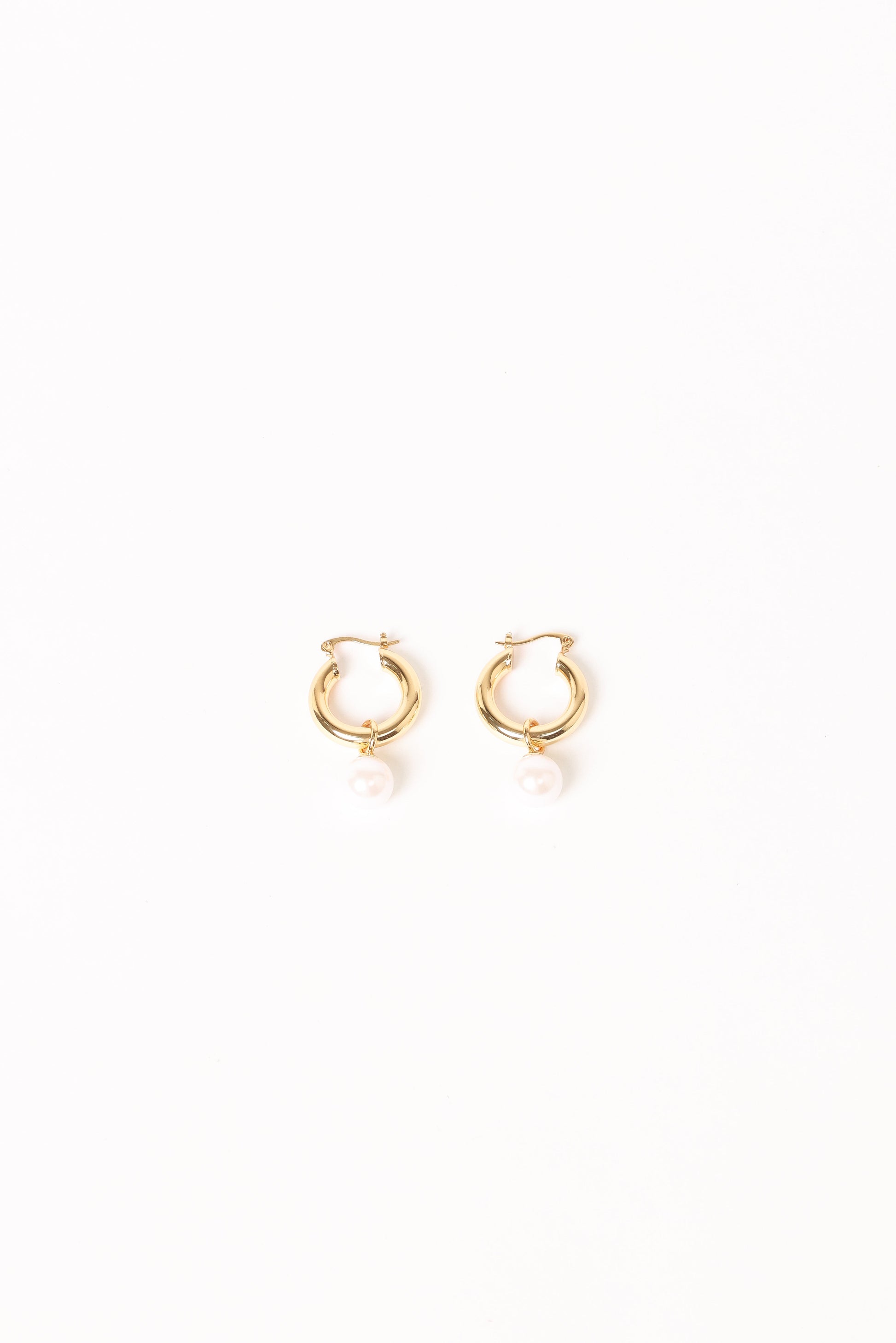 Geneva Earrings - Gold/Pearl