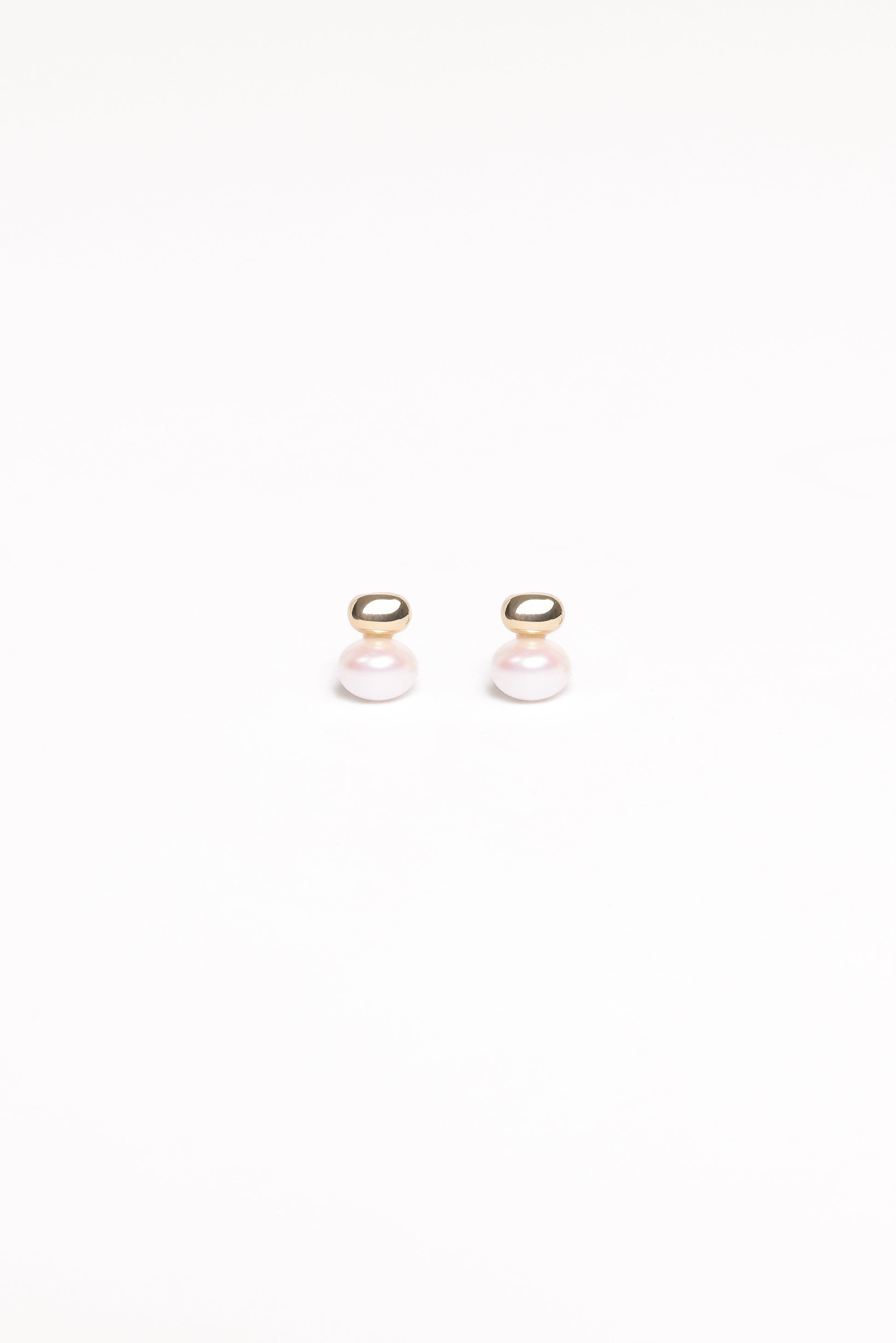 Karlie Earrings - Pearl