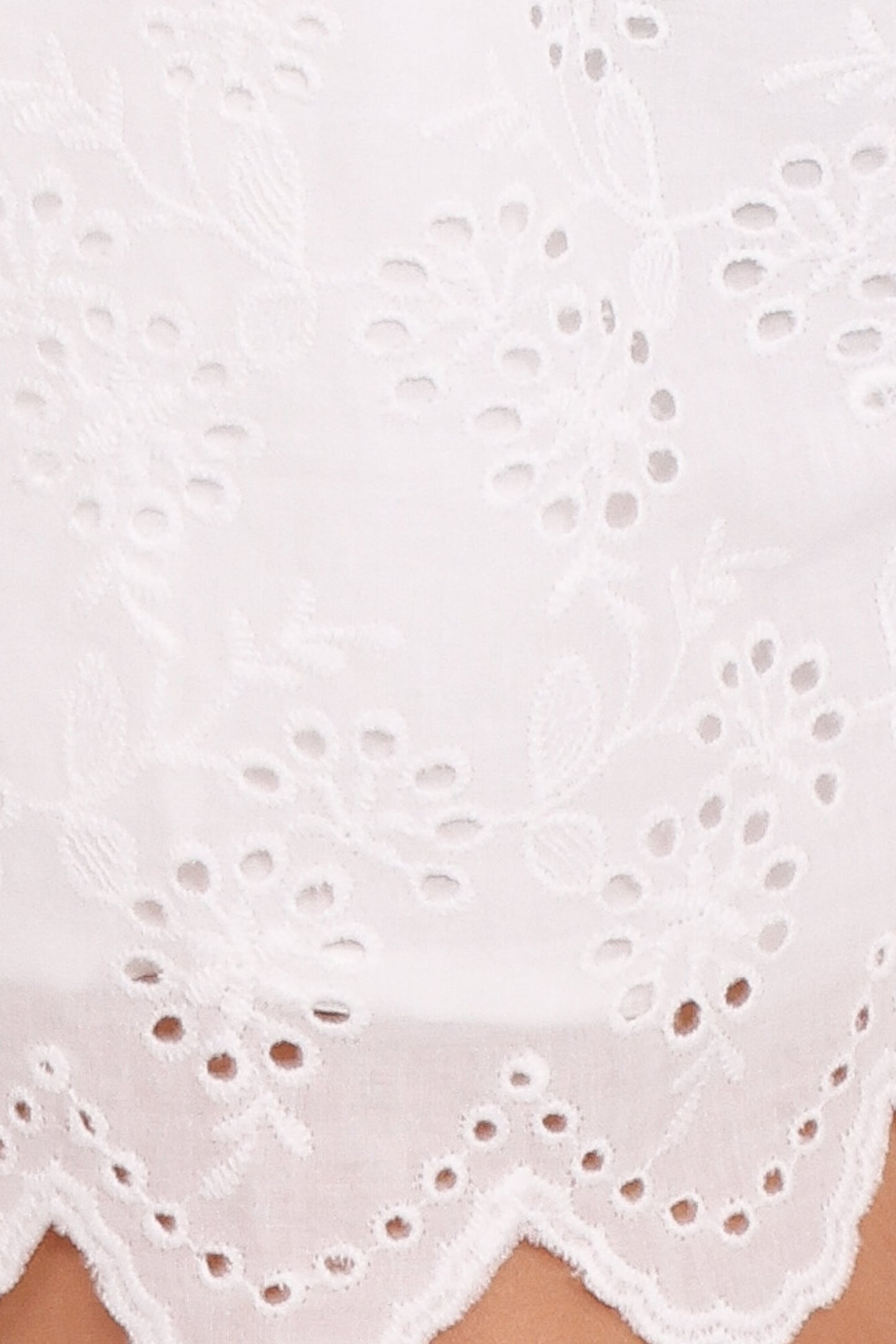 Zera Eyelet Scallop Shorts - White